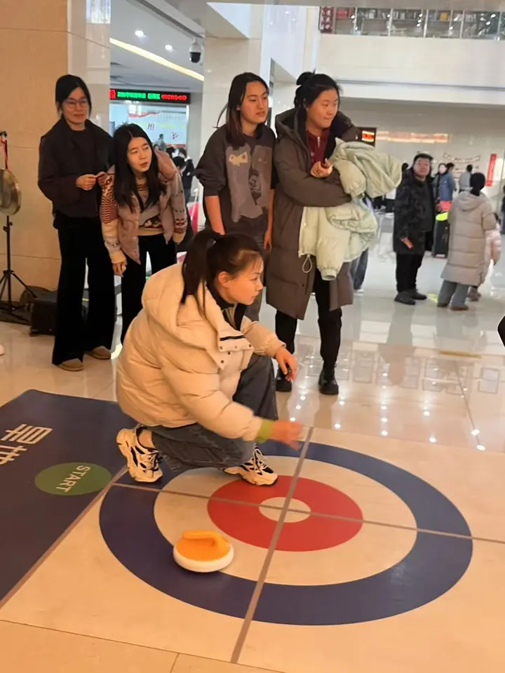 Ren Protein Design Group: An indoor curling game